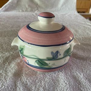 Vintage Gail Pittman round cover dish